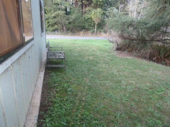 Building Photo - Single Level Home in McKinelyville- Dog Fr...