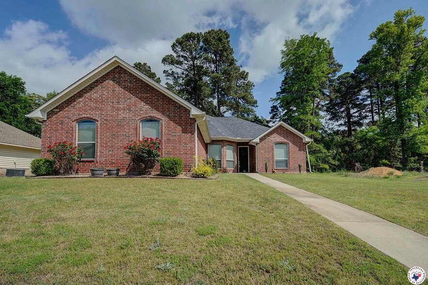 Primary Photo - 6908 Woodmere Ct