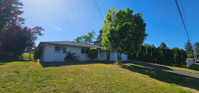 Building Photo - Multi-level home