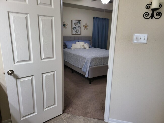 Building Photo - 10739 Chestnut Path Way