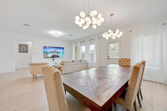 Building Photo - 32231 Escarole Bnd