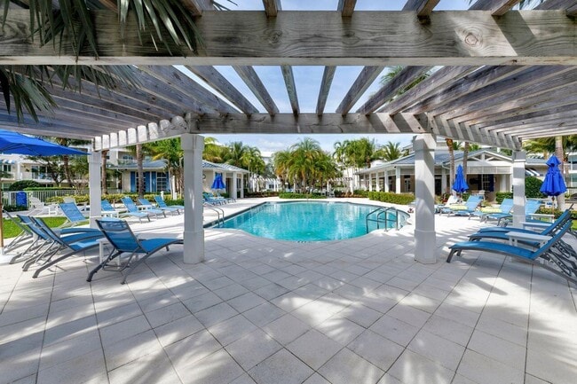 Building Photo - 814 Bay Colony Dr S