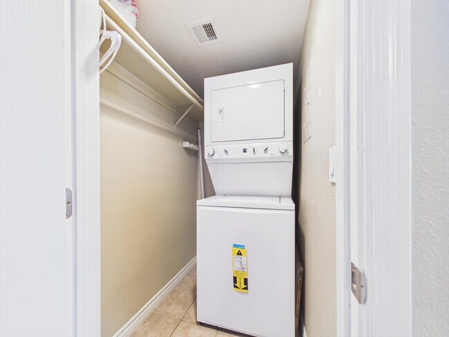 Building Photo - 3420 W Danbury Dr