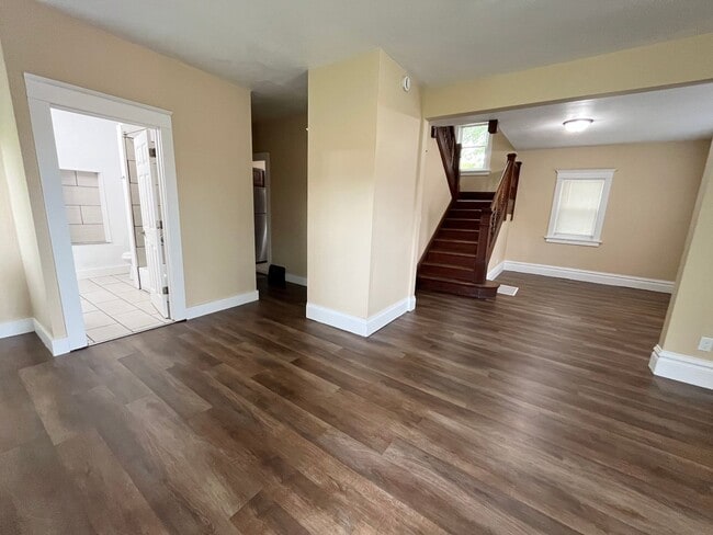 Building Photo - Spacious 4 Bed/2 Bath Rental Home!