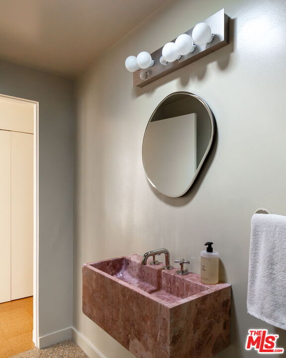 Building Photo - 13025 Addison St