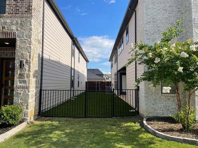 Building Photo - 4243 Curtiss Dr