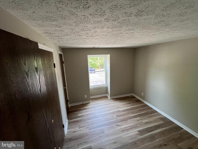 Building Photo - 41 Sweetfern Ct