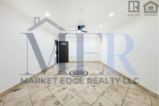 Building Photo - 5Bed/2Bath Home at Southern/Mill Ave! $399...