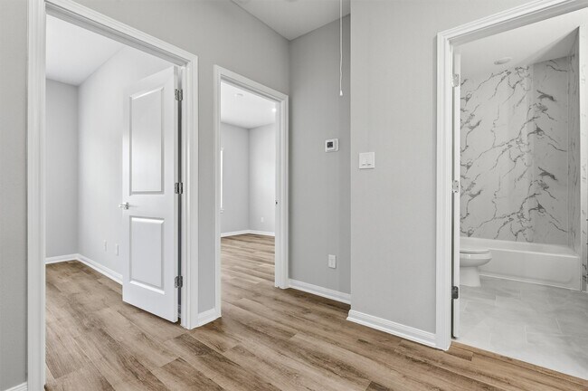 Building Photo - 9914 Clark Cyn Ln