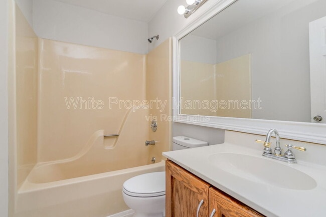 Building Photo - 11100 Deerpath Ct