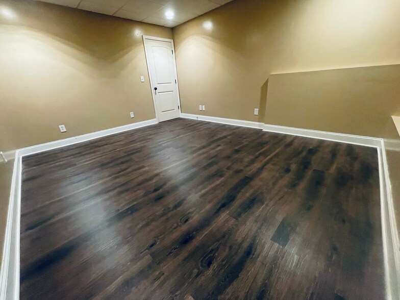 Building Photo - 770 Ridgefield Way