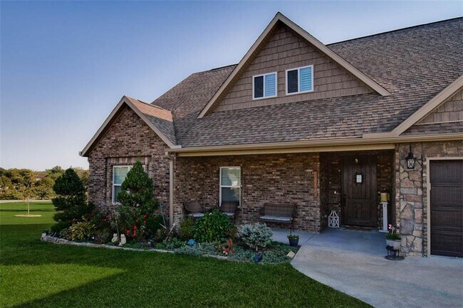 Building Photo - 10125 Raindrop Ln