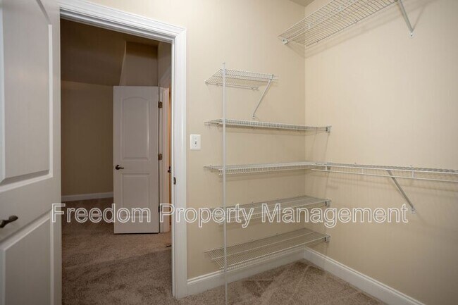 Building Photo - 16021 Pitner St