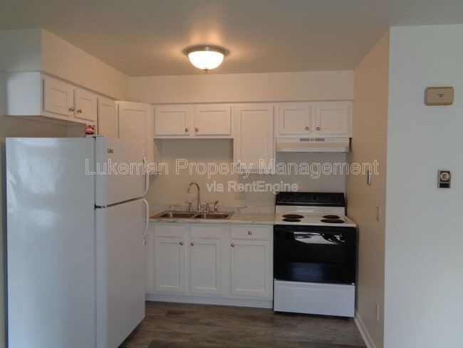 Building Photo - 13024 N Boulevard St