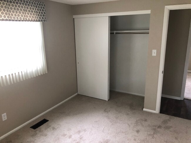 Building Photo - 3521 Ivy League Dr