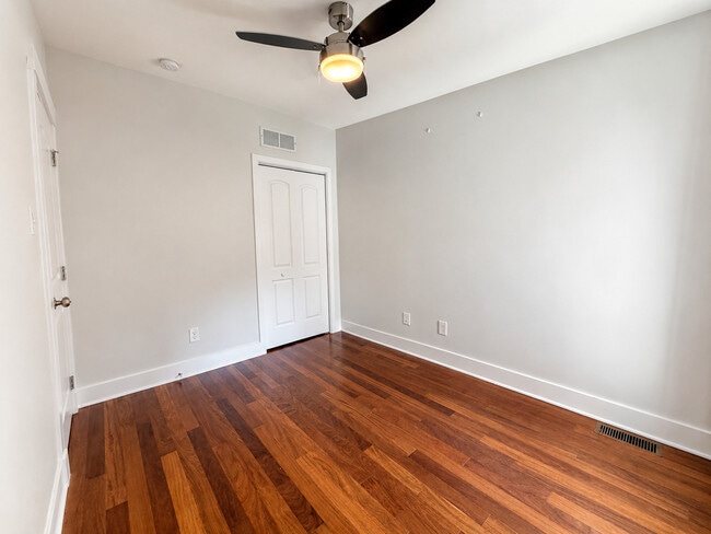 Building Photo - 2036 Carpenter St