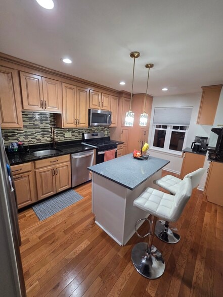 Kitchen - 262 Hedgerow Rd