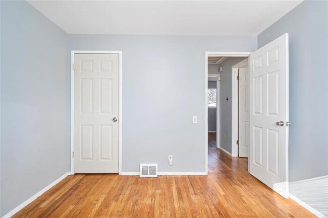 Building Photo - Fantastic 3bd/1ba home! Let yourself in!