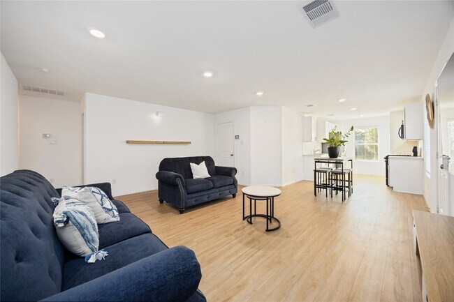 Building Photo - 5031 Hurston Pk Trl