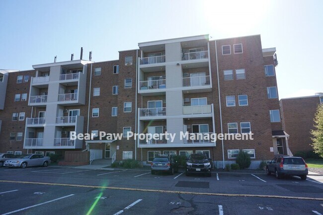 Building Photo - Great Condo in Golden, Convenient Location!!