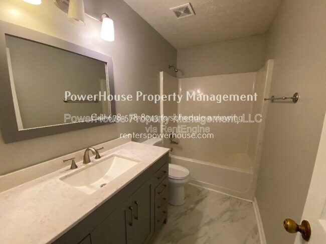 Building Photo - 605 Suwanee Lakes Cir NW