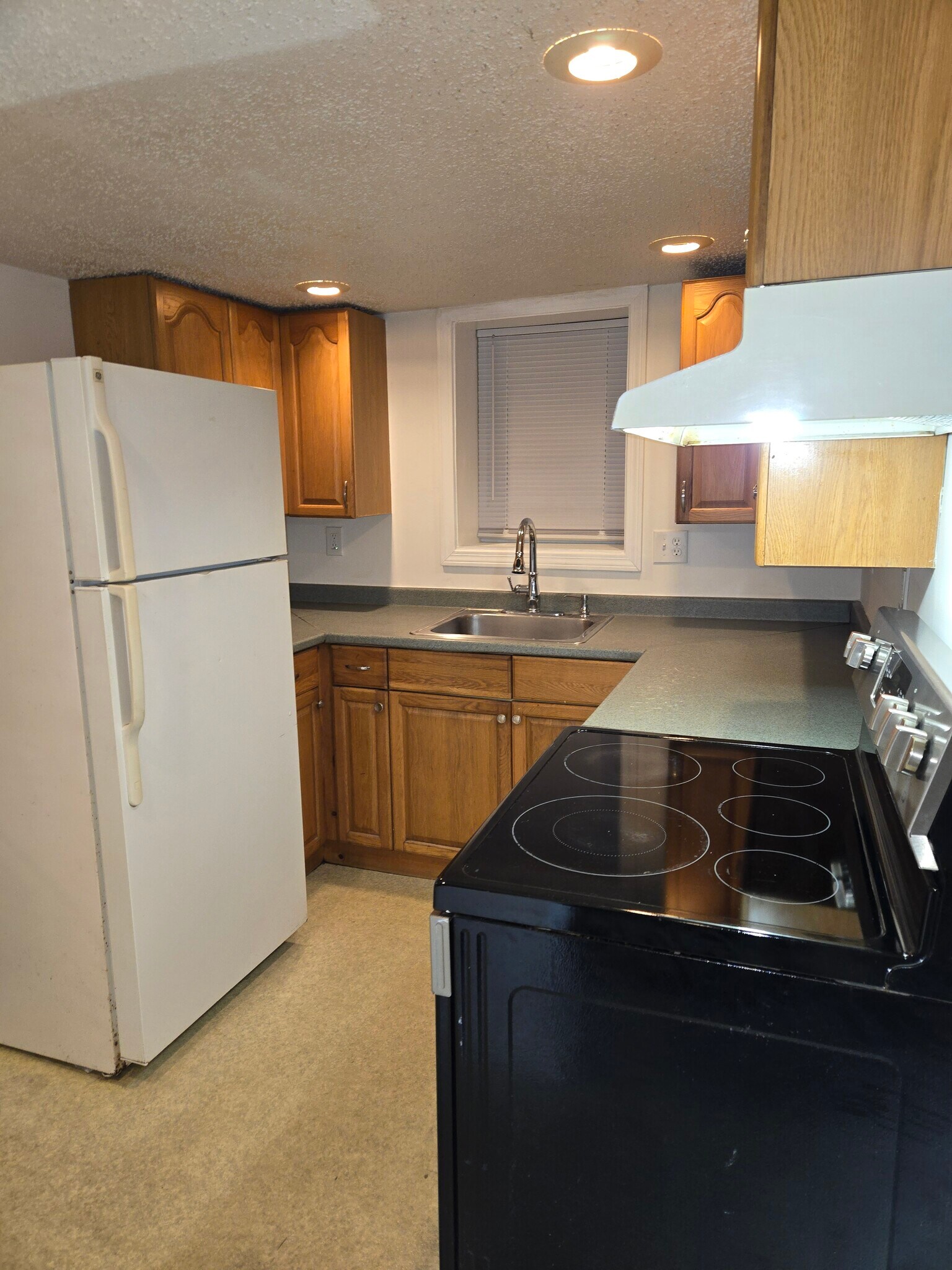 Building Photo - 63 10th St