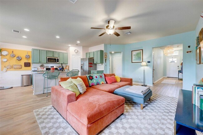 Building Photo - 456 Red Matador Ln