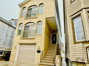 Building Photo - 91 W 20th St