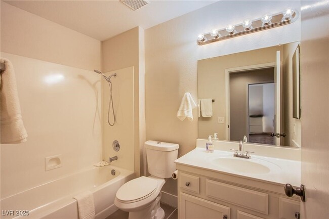 Building Photo - 8832 Villa Ridge Dr
