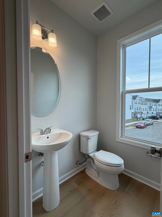 Building Photo - 5992 Cling Ln