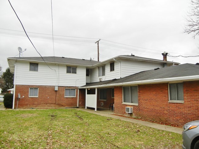 Building Photo - 445 Hunter Ave