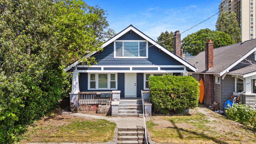 Building Photo - 4716 7th Ave NE