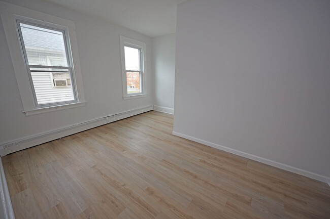 Building Photo - 358 Washington St