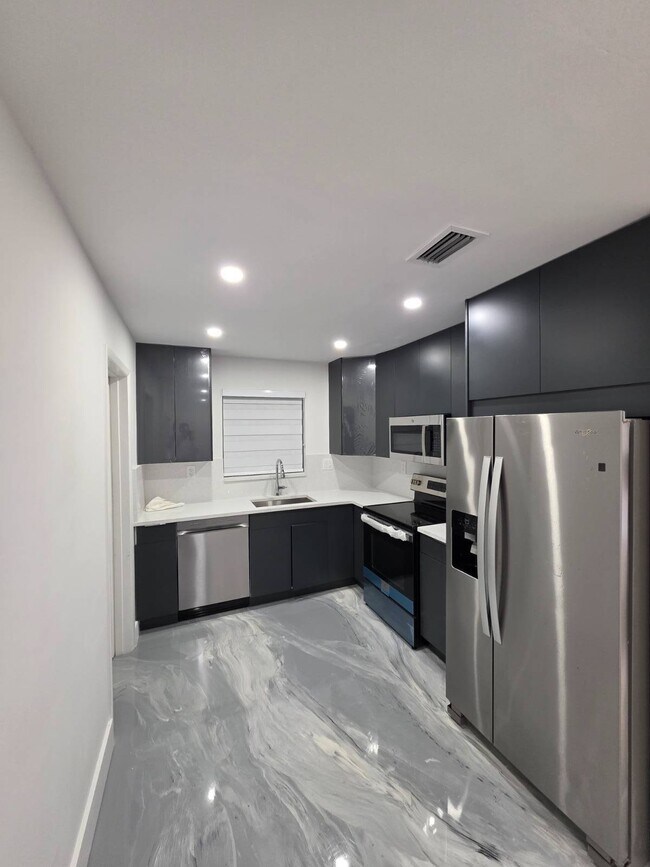 Building Photo - 18730 NW 29th Pl