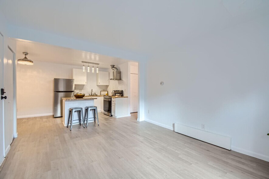 Building Photo - 5995 W Hampden Ave