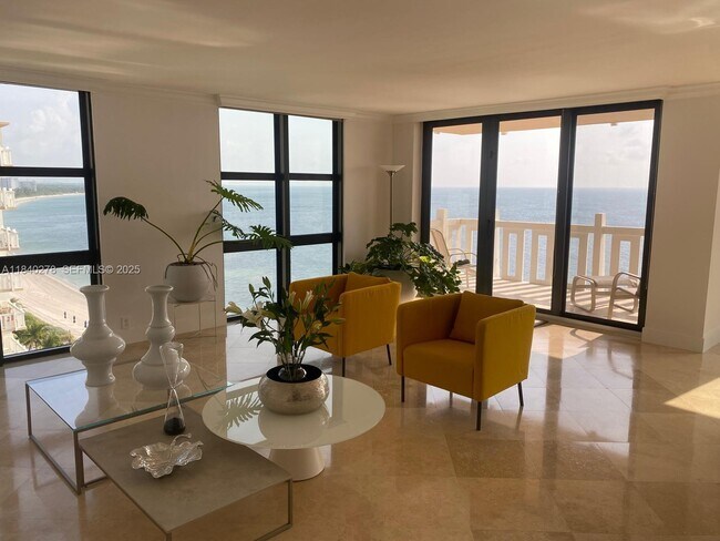 Building Photo - 1111 Crandon Blvd