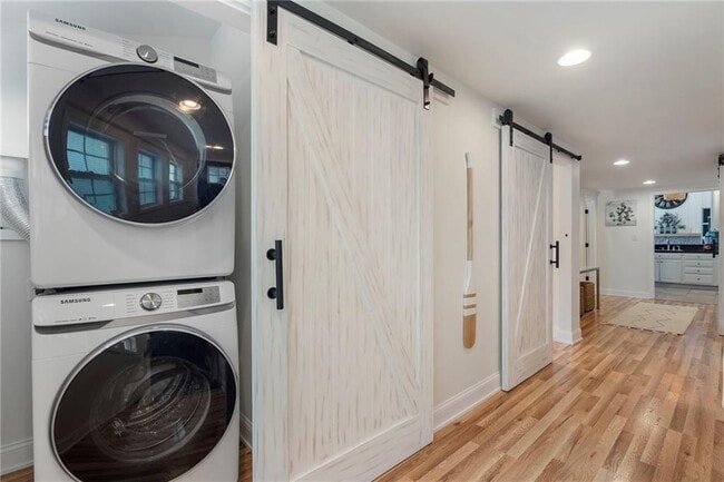 Building Photo - 61 View Point Dr