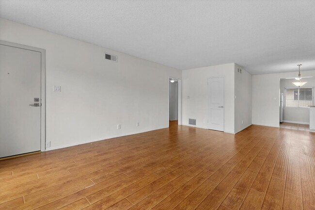 Building Photo - 7749-7755 Saint Bernard St