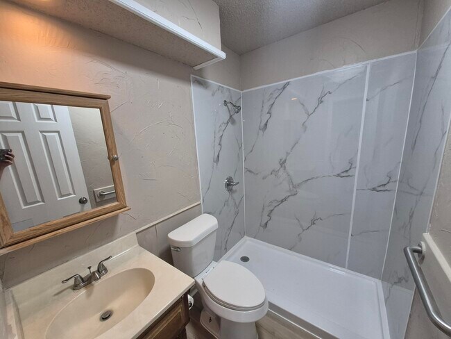 Building Photo - 5209 95th St