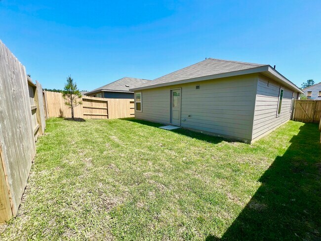 Building Photo - 3019 Mallorca Dr