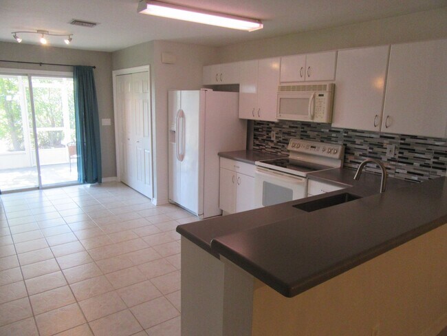 Building Photo - 3115 Meadow St