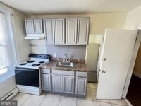 Building Photo - 176 Manheim St
