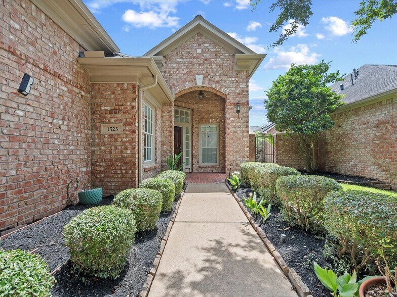 Building Photo - 1523 Orchard Park Dr
