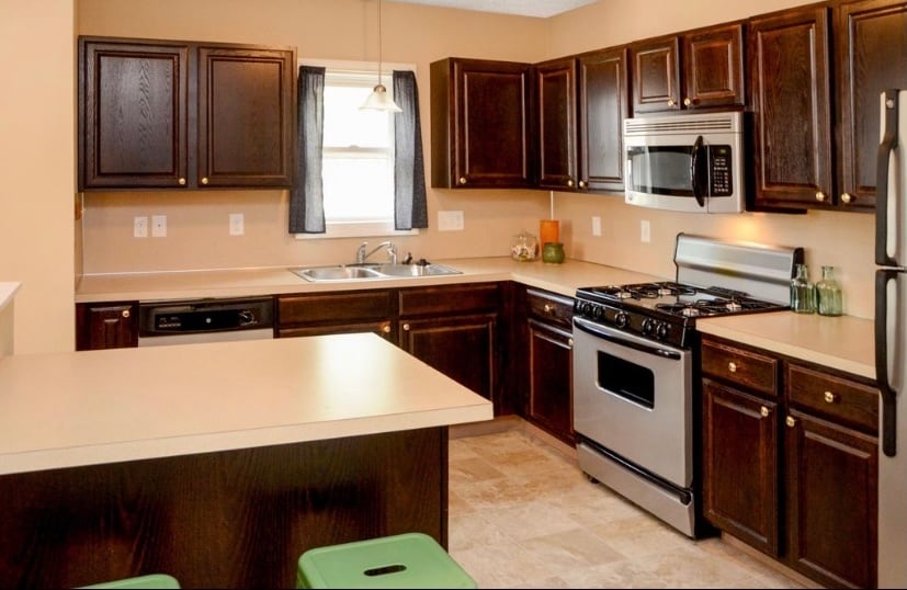 Building Photo - 916 Zeeland Ct NE