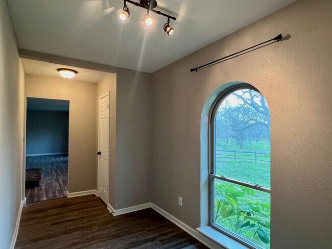 Building Photo - 289 Deer Slayer Dr