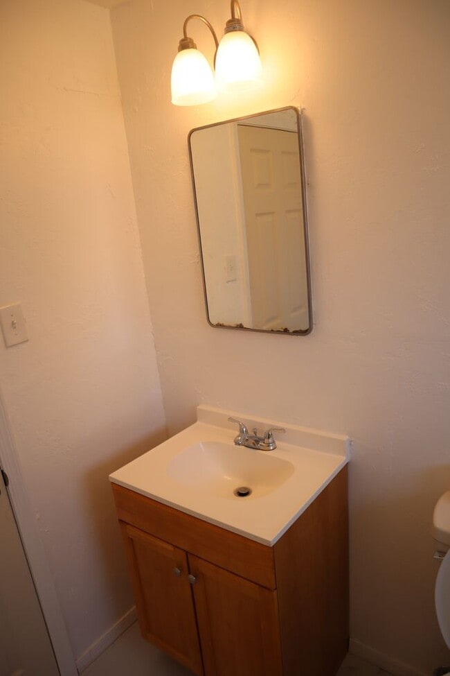 Building Photo - 120 Cochise Dr