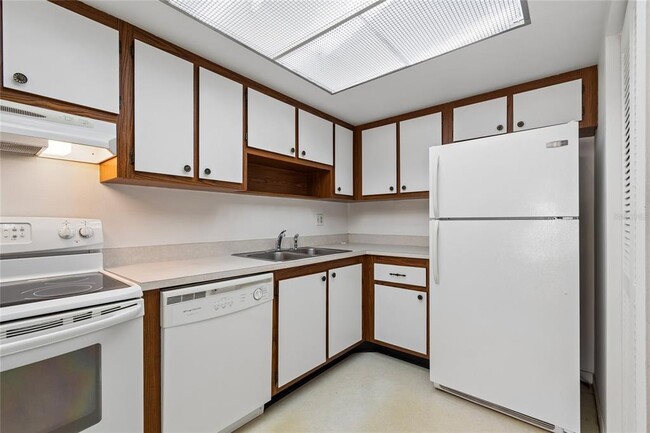 Building Photo - 3280 37th Way S