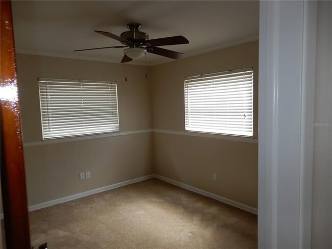 Building Photo - 337 1st St W