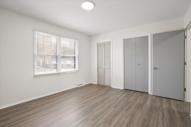 Room 1 (1) - Fairmeadow Townhomes