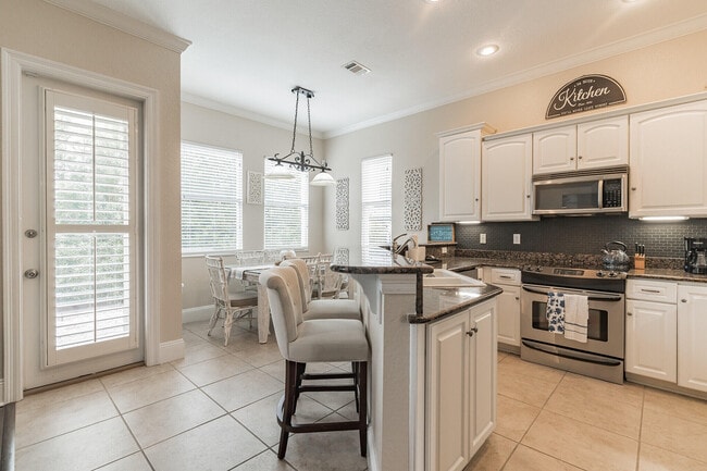 Building Photo - 4742 Amhurst Cir